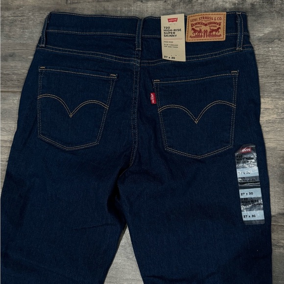 Levi's Women’s Denim Blue Jeans - Picture 1 of 5
